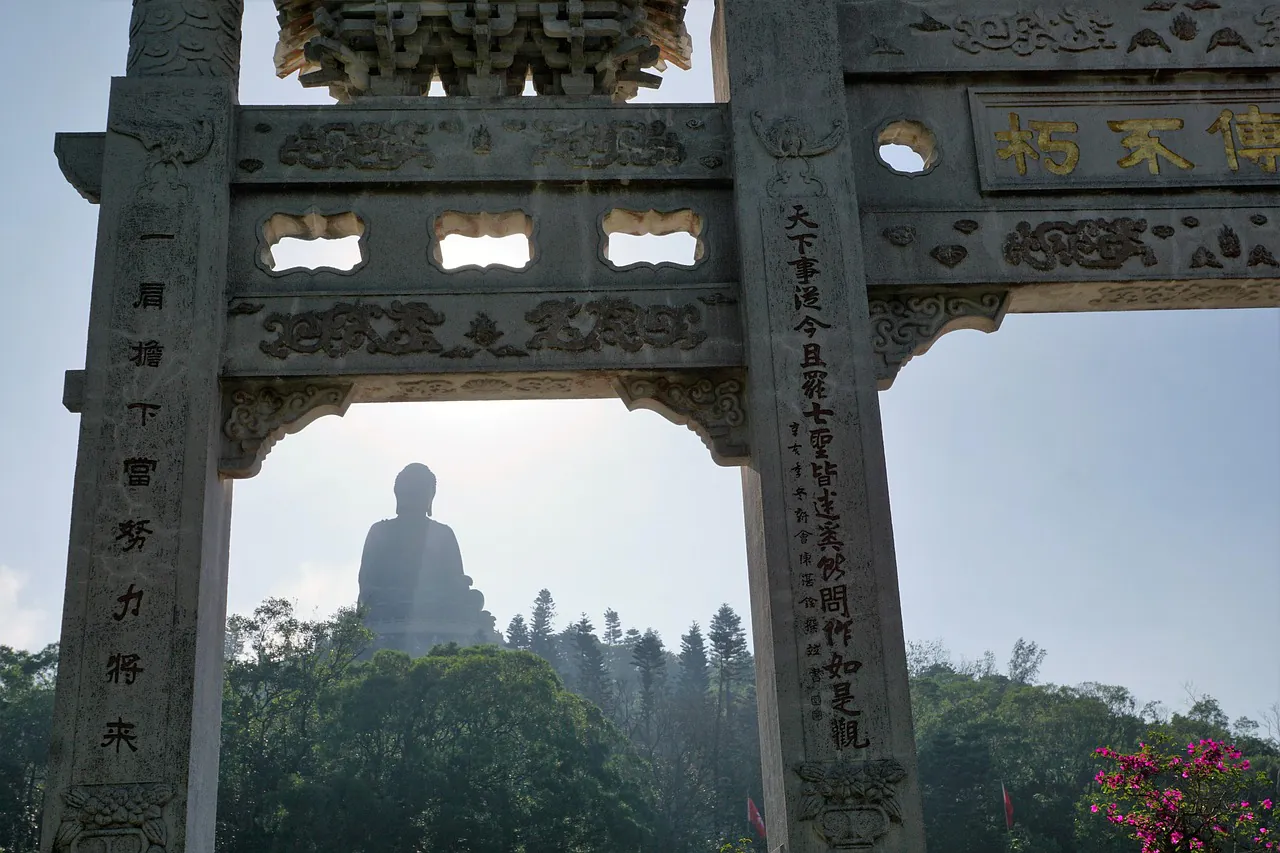 Buddha als Brückenbauer zu Christus